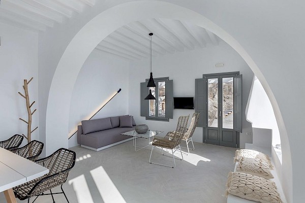 Holzfenster mit Fensterläden