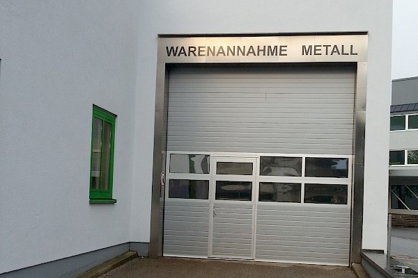 Industrie-Sektionaltor mit Schlupftür