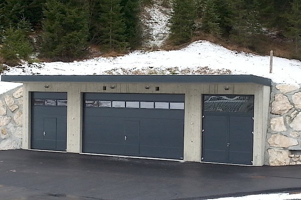 Industrie-Sektionaltor, Flügeltor