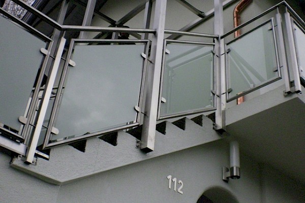 Edelstahl-Glas-Geländer