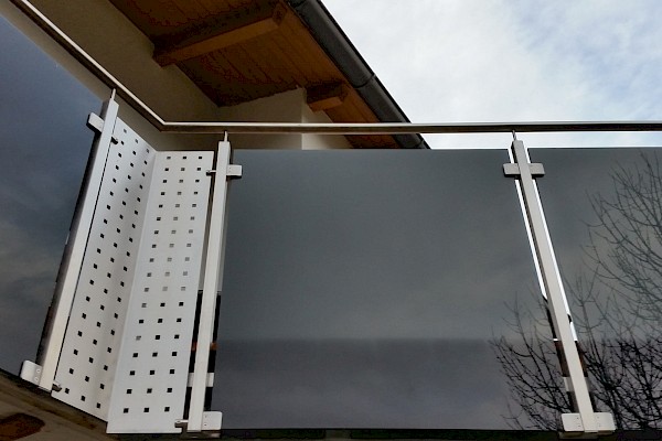 Edelstahl-Glas-Brüstung