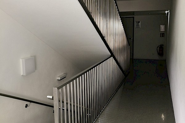 Edelstahl-Geländer und Handlauf